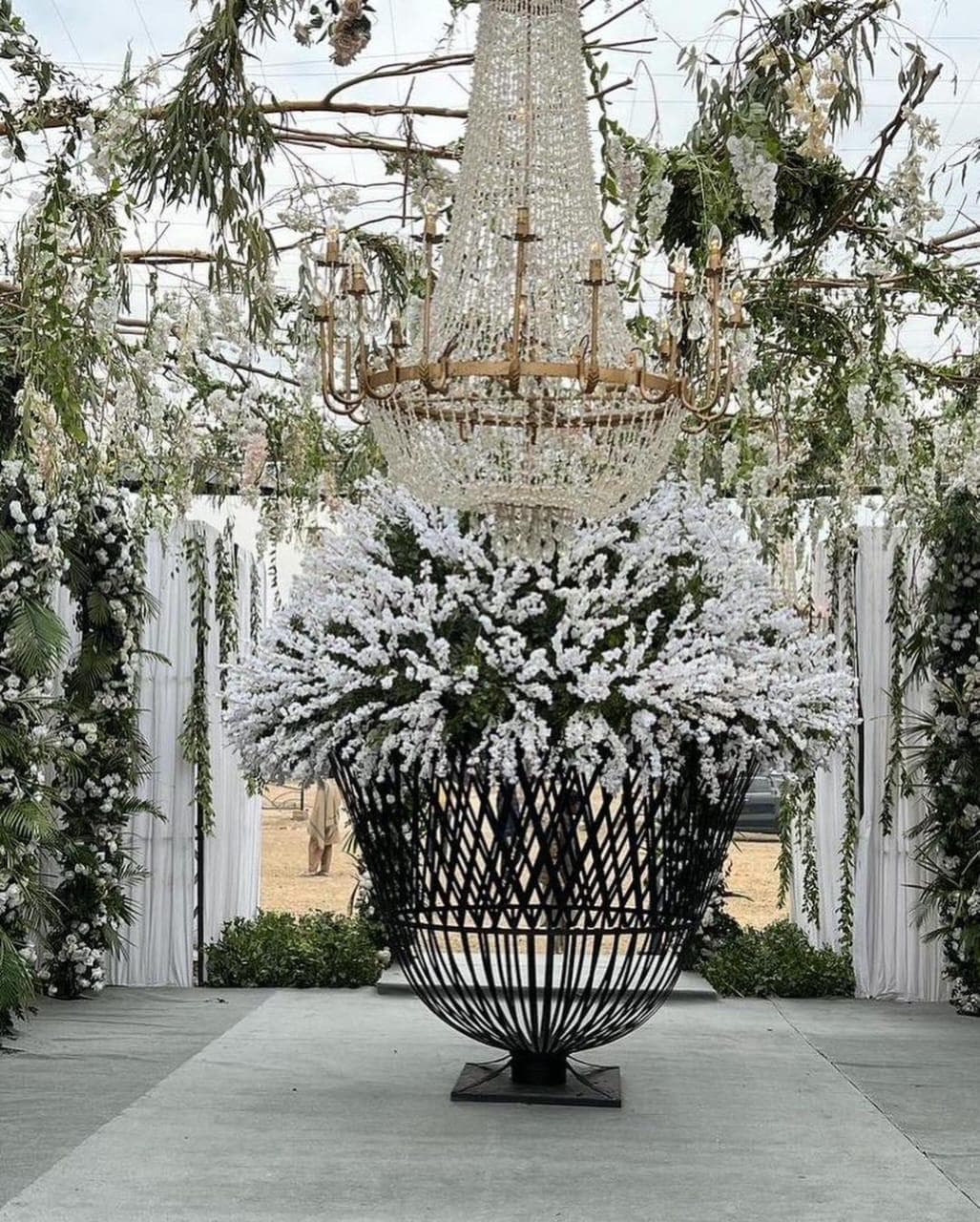 Wedding lighting decoration Lahore chandelier LED lights