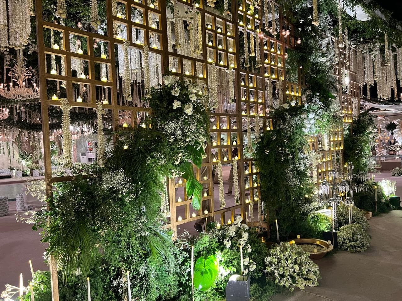 Bespoke table centerpiece decoration by H&K Event Organizers